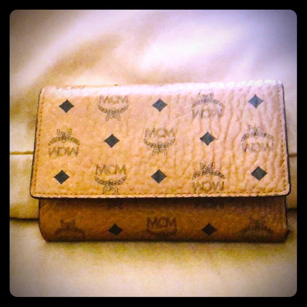 💯 Authentic MCM wallet
